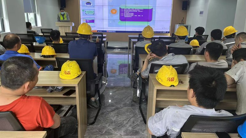 PLC编程与电工电路图：入门者的差异化学习路径