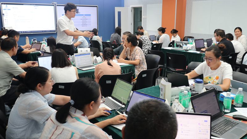 叉车培训“包过”靠谱吗？揭秘叉车培训的真实情况